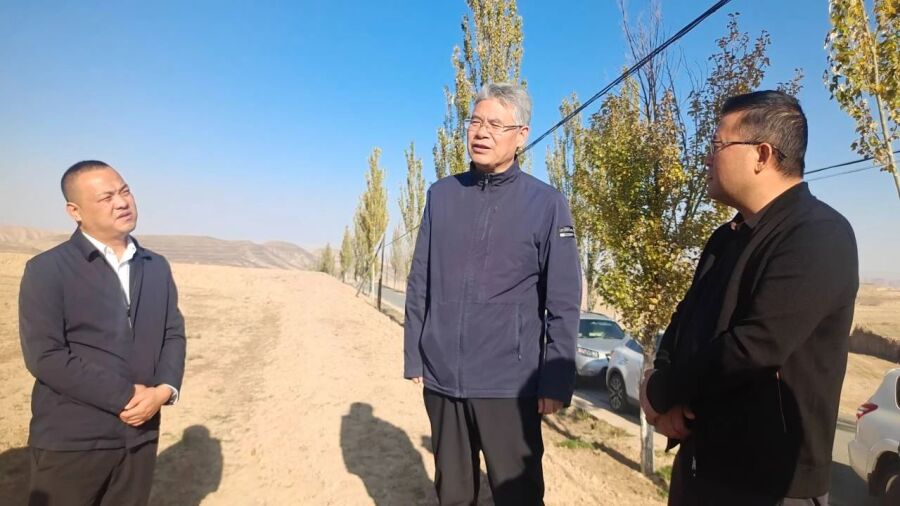 杜健棠在靖远县调研重点工作并看望慰问结对帮扶联系户